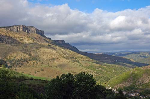 Causse Mejéan über dem Tal des Tarnon
