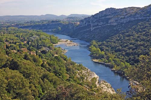 Bei St. Martin verlässt die Ardéche die Schlucht