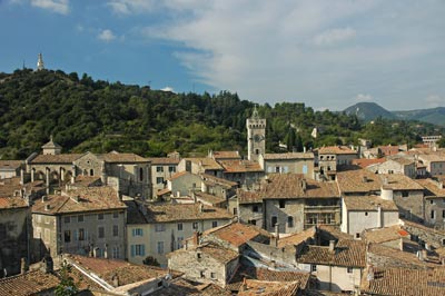 Viviers im Rhonetal