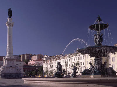 Der zentrale Platz am Rossio in Lissabon
