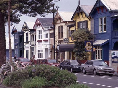 Bunte Holzhäuser in Napier