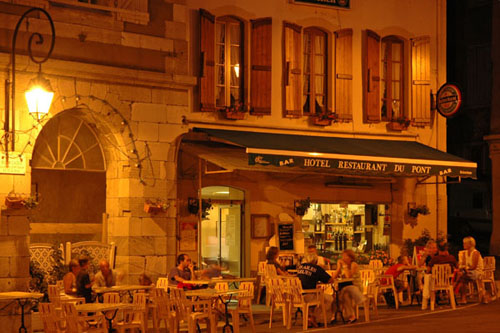 Nachtcafé in St. Beat
